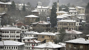 Safranbolu konakları beyaza büründü