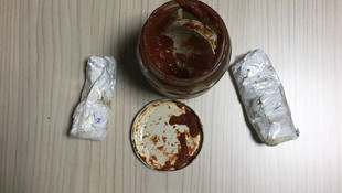 Salça kavanozundan uyuşturucu çıktı