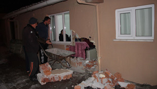 Samsun'da otomobilin çarptığı duvar yıkıldı