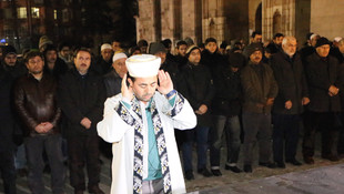 Şehitler için gıyabi cenaze namazı