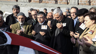 Şehitlerimizi uğurluyoruz