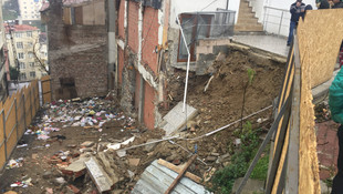 Şişlide meydana gelen göçükte 5 katlı bina zarar gördü