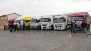 Sivas'tan Haleplilere 10 tır yardım malzemesi