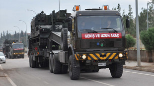 Suriye sınırına fırtına obüsü sevkiyatı