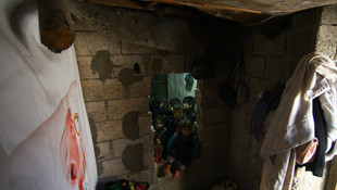 Suriyeli ailenin odunlukta yaşam mücadelesi