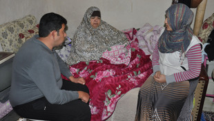 Suriyeli obez kadın tedavi edilmeyi bekliyor