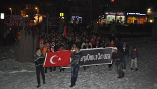 Taraftarlar şehitler için yürüdü