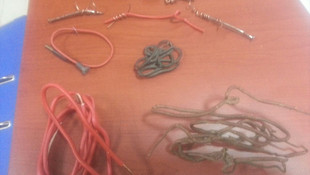 Teröristlerin bıraktığı patlayıcıyı kurcalayan çocuk öldü