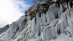Tunceli'de Ağlayan Kayalar buz tuttu