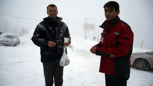 Türk Kızılayı ekiplerinden kar nöbeti