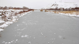Türkiye'nin en uzun nehri kısmen buz tuttu