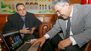 Vali Ayyıldız, AA'nın 'Yılın Fotoğrafları' oylamasına katıldı