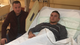 Yaralı asker önce arkadaşlarına yardım etmiş