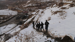 Yılbaşında vatandaşın huzuru için eksi 10 derecede görev başındalar