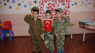 Yöresel ürünleri Mehmetçik'e gönderdiler