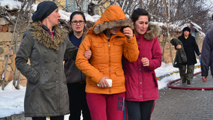 Yozgat'ta 3 katlı binanın çatısı yandı