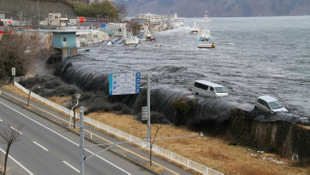 Japonyada tsunami önlemi! 2 kilometrelik dalgakıran