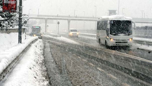 İstanbulda kar esareti devam ediyor