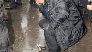 Adana'da silahlı saldırıya uğrayan kadın yaralandı