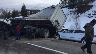 Afyonkarahisar'da zincirleme trafik kazası: 18 yaralı