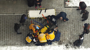 Altıncı kattan düşen doktor ağır yaralandı