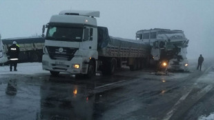 Aracındaki hasara bakmak isterken otobüs çarptı