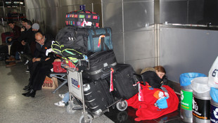 Atatürk Havalimanı'ndaki uçuşlara kar engeli