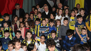 Aziz Yıldırım, Kayseri'de çocuklarla buluştu