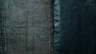 Bin 800 yıllık el yazmasını satmaya çalışırken yakalandı