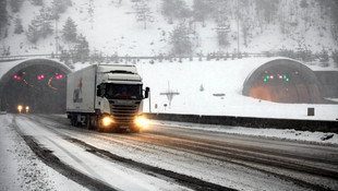 Bolu Dağı'nda kar yağışı