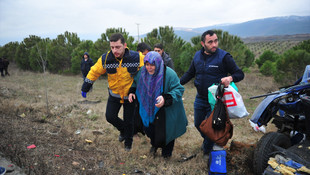 Bursa'da otomobille kamyon çarpıştı: 3 yaralı