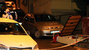 Çöp konteynerinin yanına bırakılan bazadan ceset çıktı