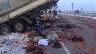 Çorum'da kamyonla tır çarpıştı: 2 yaralı