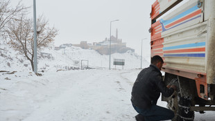 Doğu Anadolu'da ulaşıma kar engeli