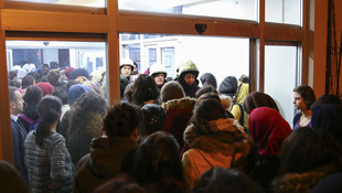 Fatihte kız öğrenci yurdunda yangın çıktı! Öğrenciler tahliye edildi