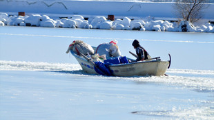 Eğirdir Gölü buz tuttu
