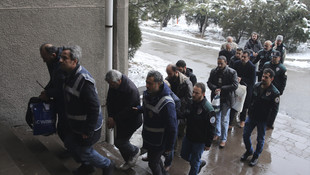 Ankarada FETÖnün yargı imamları adliye sevk edildi