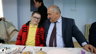 Görme engellileri anlamak için gözlerini bağladılar