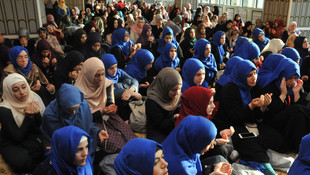 Görmez, Mekke'de gençlerle bir araya geldi