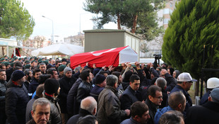 GÜNCELLEME - Başını havuzun duvarına çarpan komiser yardımcısı öldü