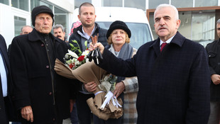 Hayırsever emekli öğretmenden eğitime araç bağışı