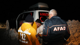 Kar nedeniyle mahsur kalan sağlık çalışanları kurtarıldı