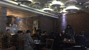 Karda mahsur kalan dizi ekibi kurtuldu