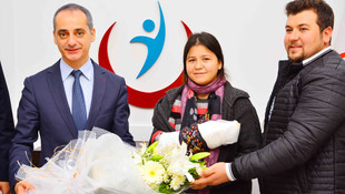 Kesilen 3 parmağı 8 saatlik ameliyatla dikildi