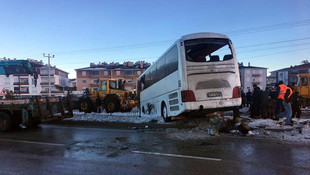 Konyada öğrenci servisi devrildi