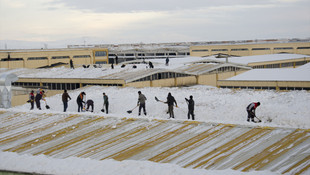 Konya'da kar nedeniyle 34 fabrikanın çatısı çöktü