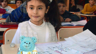 Küçük Banu'dan Suriyeli kardeşleri için anlamlı yardım