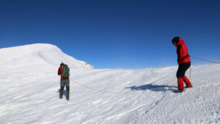 Kutup soğuklarını aşıp Kösedağ'da Türk bayrağı açtılar