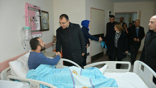 Malatya Valisi Toprak'tan yaralı askere ziyaret
