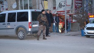 Malatya'da bir kişi anne babasını rehin aldı